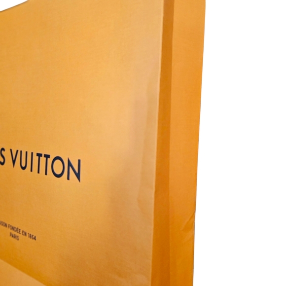 Louis Vuitton Shopping Bag - Picture 6 of 8
